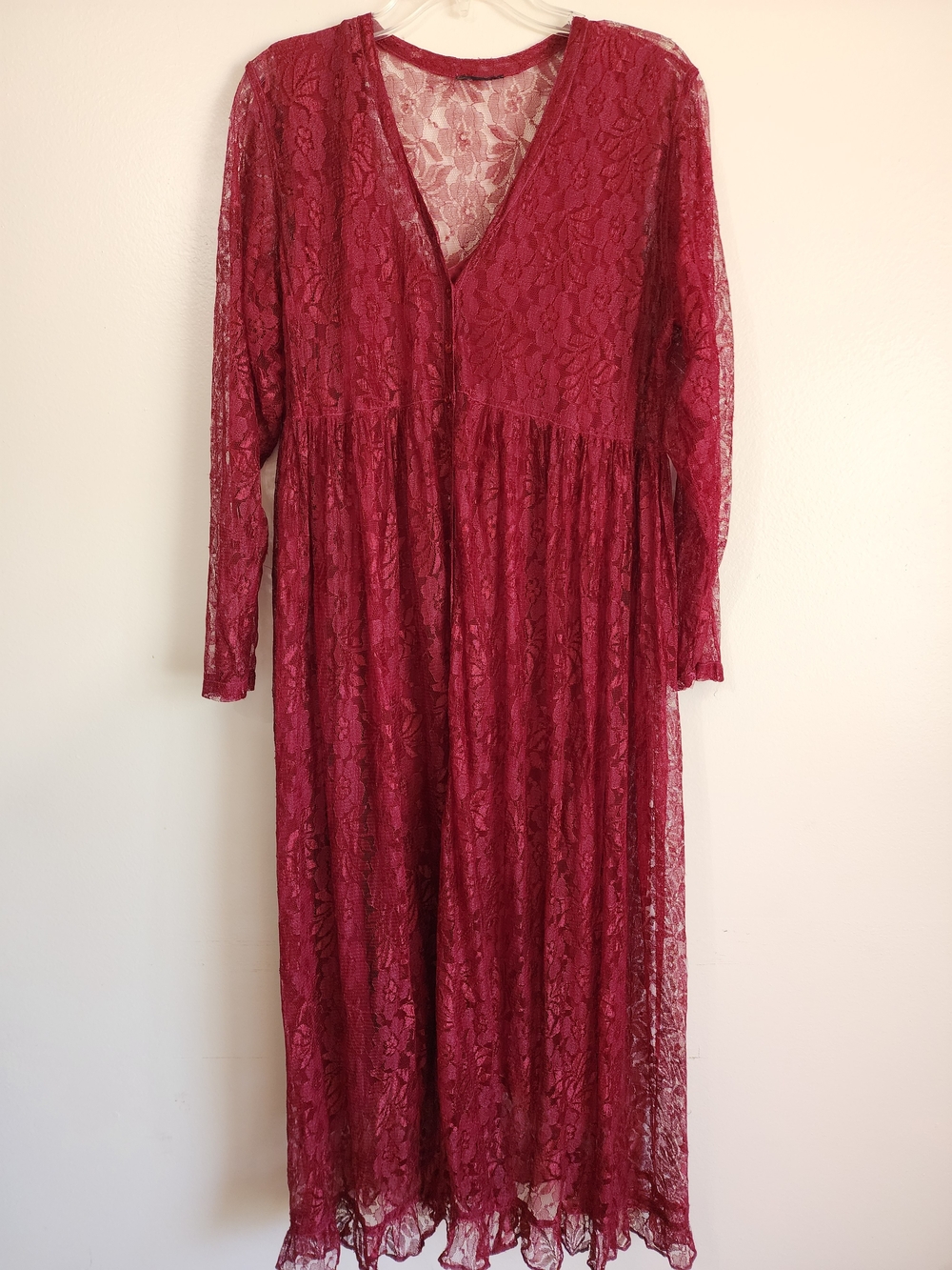 Women’s Lace V-Neck Long Sleeve Dress in Wine